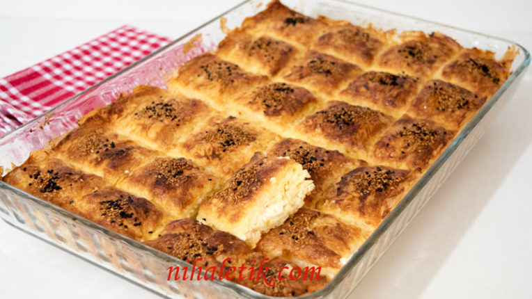 BAKLAVALIK YUFKADAN PEYNİRLİ TEPSİ BÖREĞİ Her Kalbe Giden Farklı